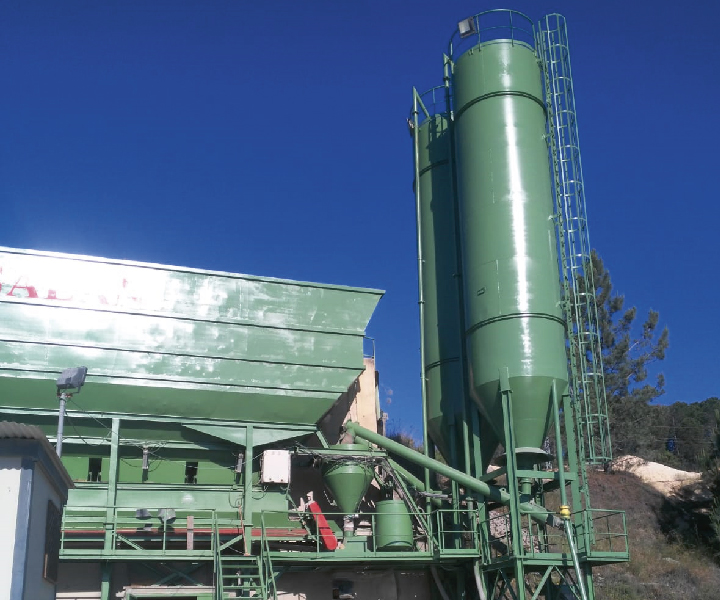 Pintura industrial de tolva y silo de planta hormigonera